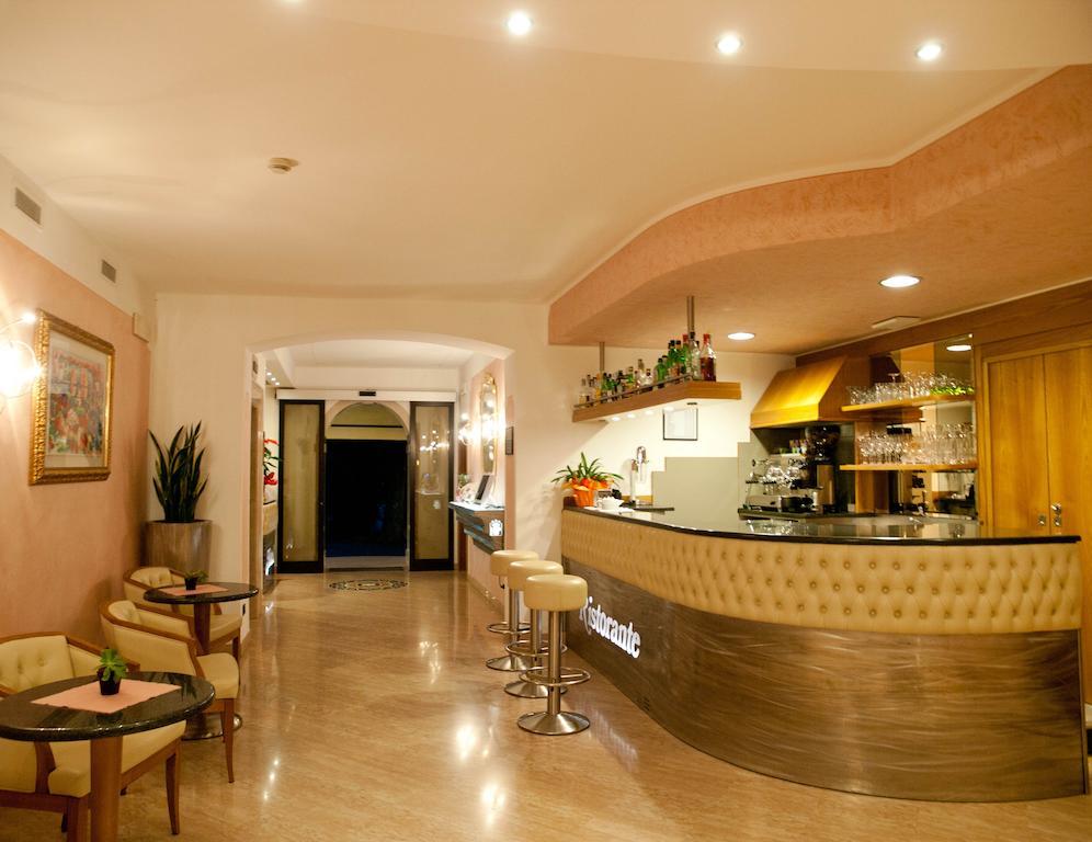 Hotel Panorama Ristorante ***S Torri Del Benaco Buitenkant foto