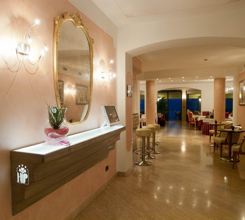 Hotel Panorama Ristorante ***S Torri Del Benaco Buitenkant foto