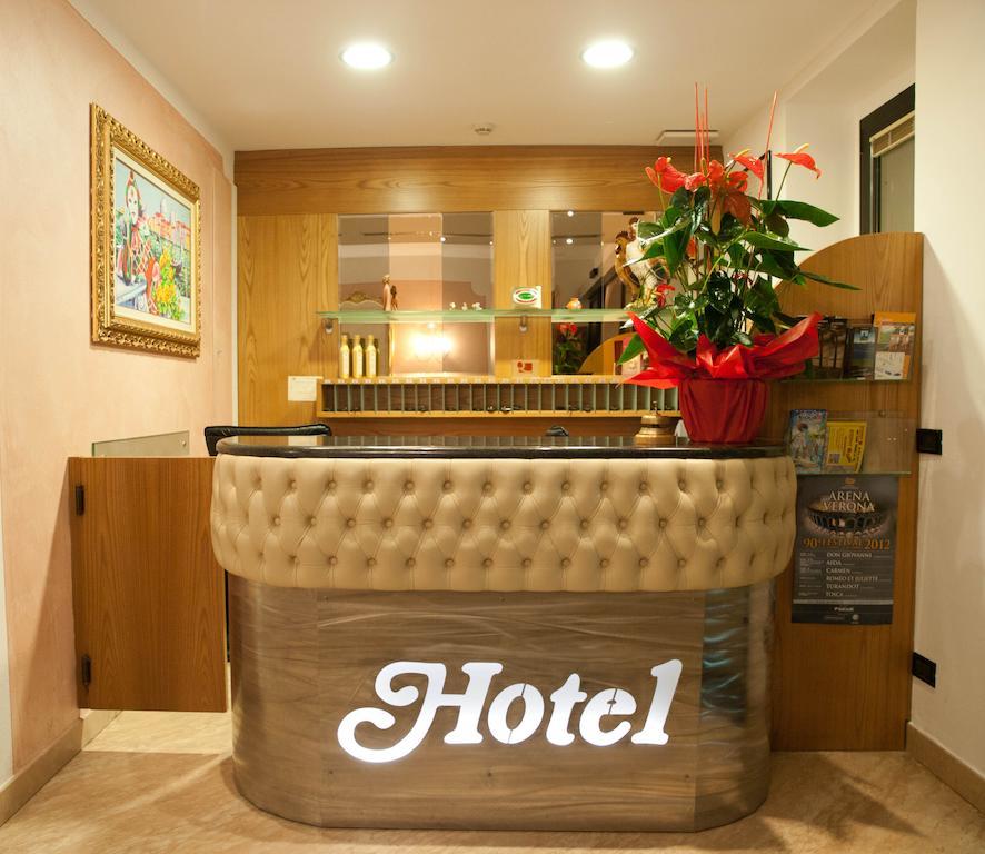 Hotel Panorama Ristorante ***S Torri Del Benaco Buitenkant foto