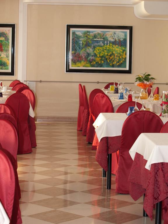 Hotel Panorama Ristorante ***S Torri Del Benaco Buitenkant foto